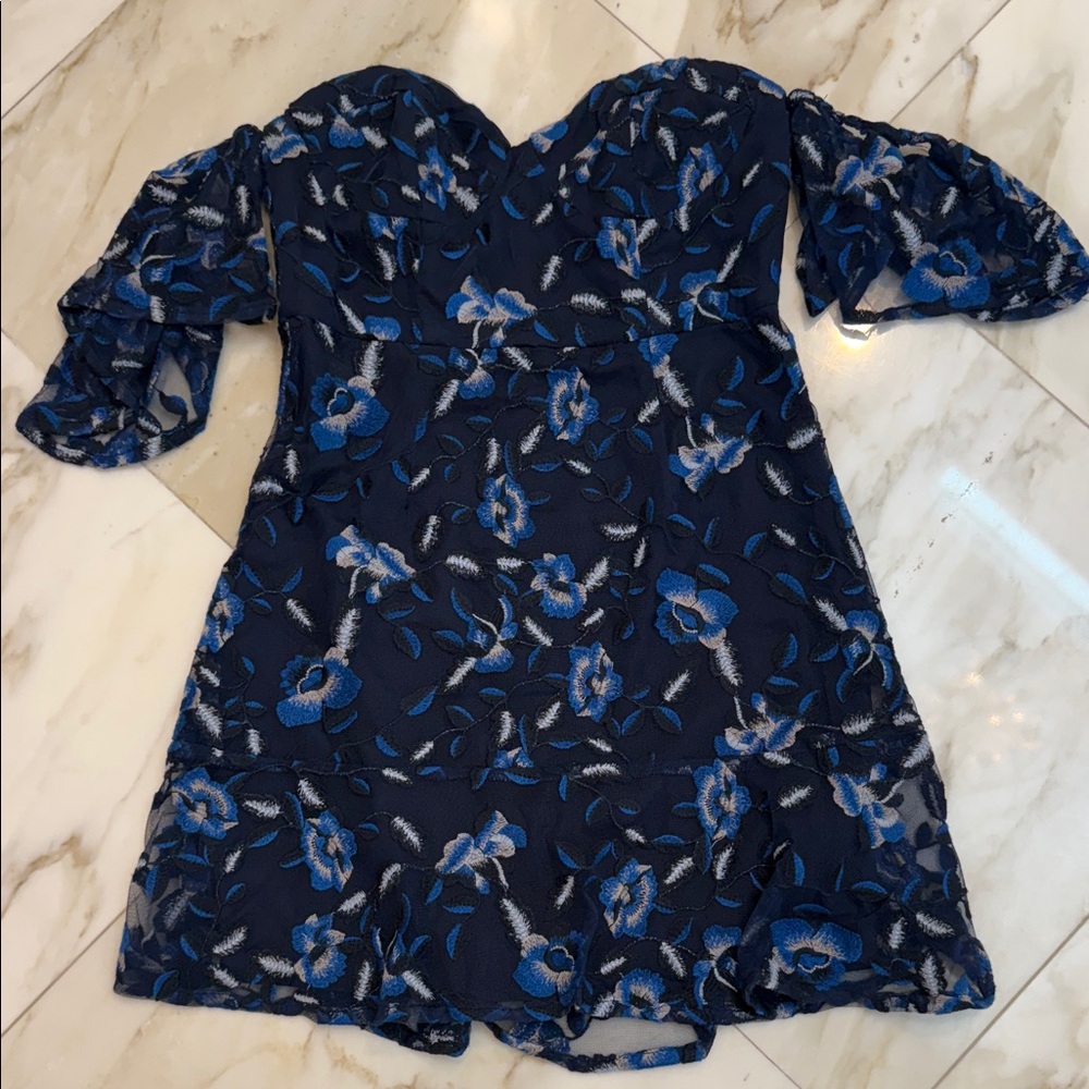 Bardot Navy Blue Floral embroidered mini Dress euc size 6
